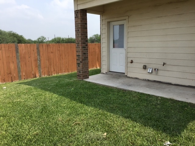 Building Photo - 1600 Omni Ave