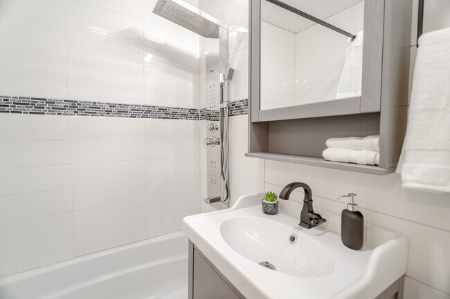 Building Photo - 3515 Indianbrook Dr