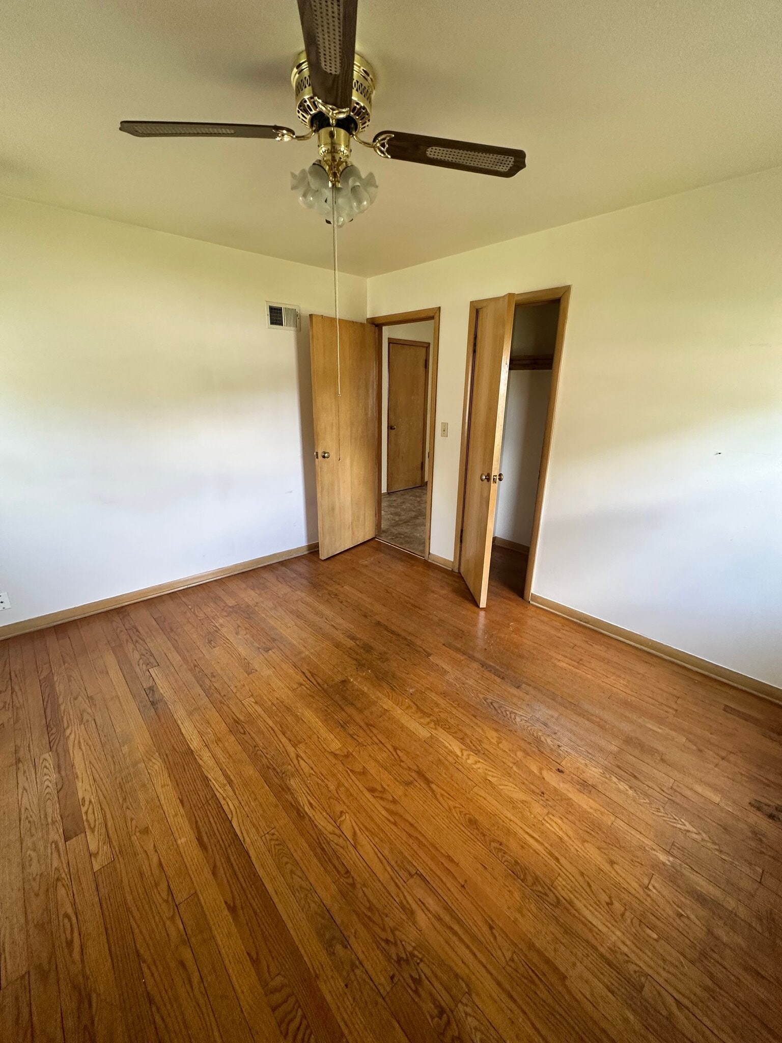 Building Photo - 3610 S Howell Ave