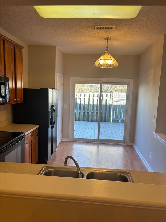 Building Photo - Brightwood Farms / Whitsett