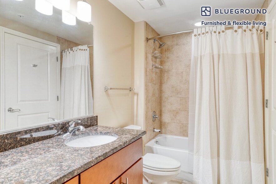 Building Photo - 425 L St NW