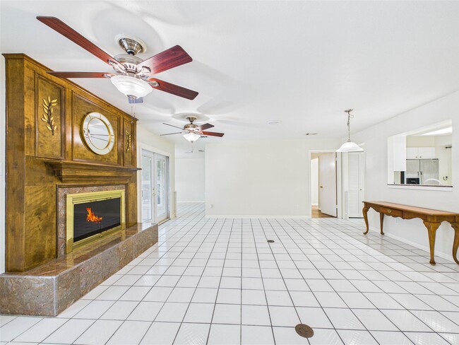 Building Photo - 2719 Olympia Dr
