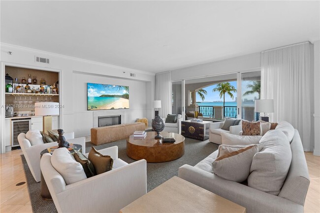 Building Photo - 5325 Fisher Island Dr