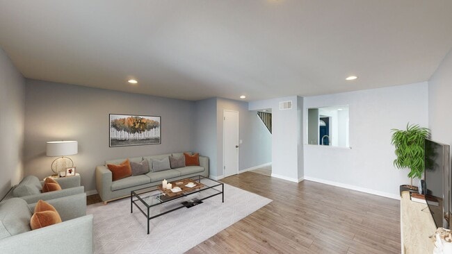 Building Photo - 2 Large Bedroom Home Centrally Located in Garden Grove