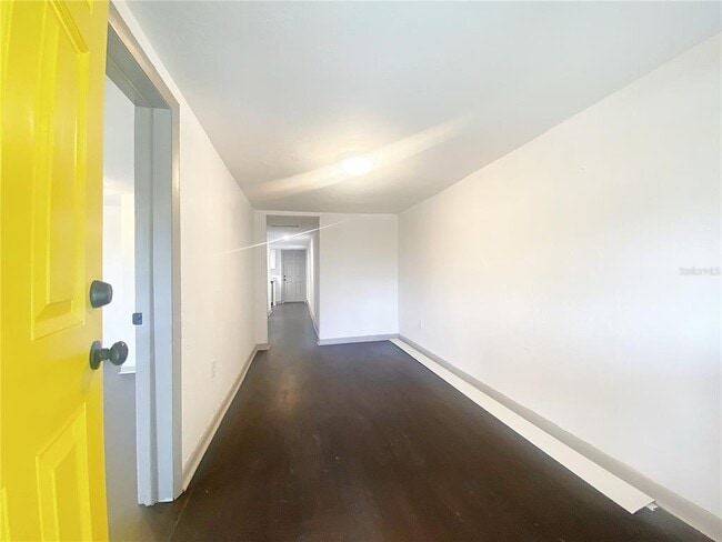Building Photo - 622 Booker Ave