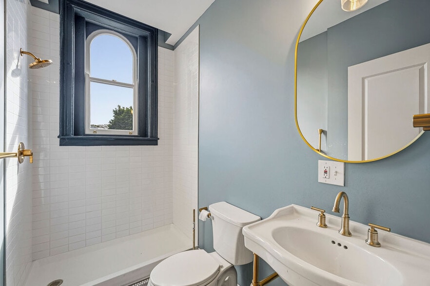 Unit 2 Bathroom - 319 Connecticut St