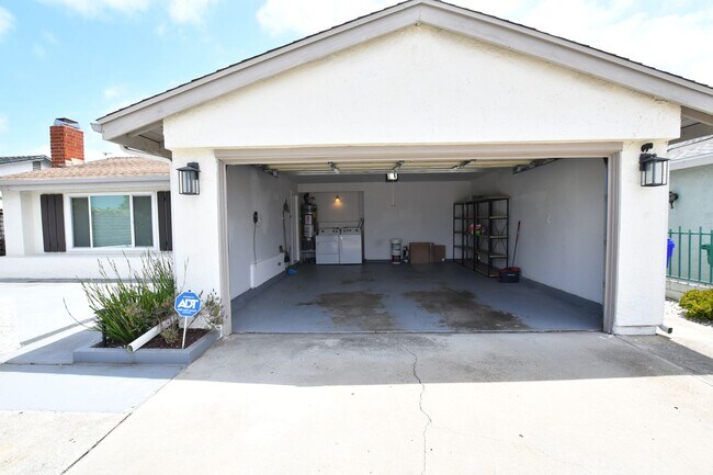 Building Photo - Single Story home in Heart of Mira Mesa