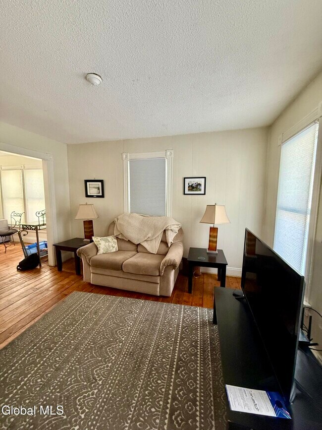 Building Photo - 120 Van Dam St