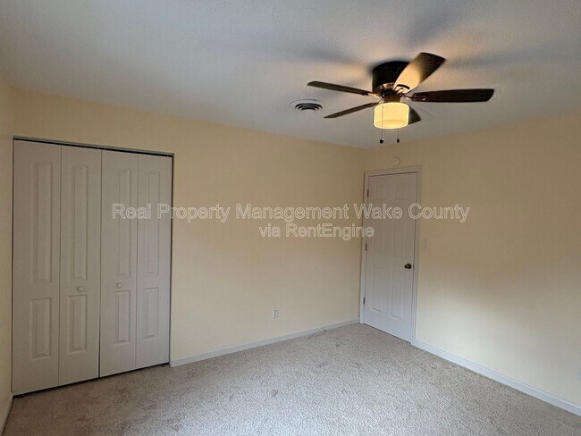 Building Photo - 1148 Nottingham Cir