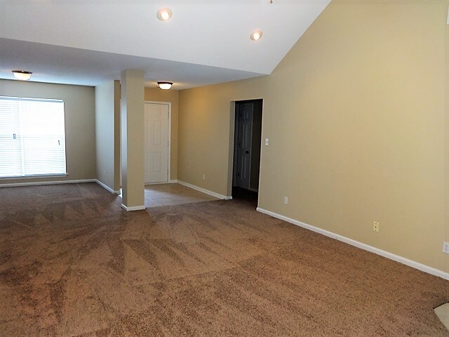 Building Photo - 5 Cassidy Ct