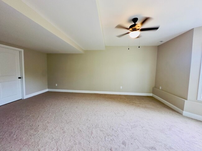Building Photo - 540 Ryan Dr