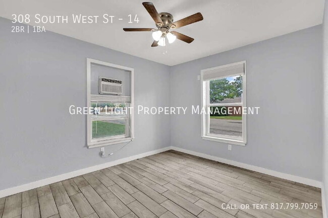 Building Photo - 308 S W St