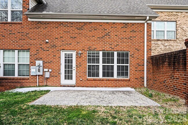 Building Photo - 5623 Triveny Rd