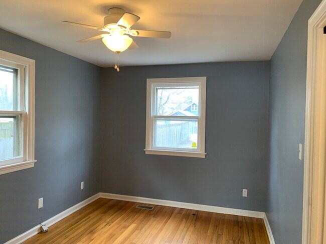 Building Photo - PENDING-Charming & Updated Bungalow in SoBro!