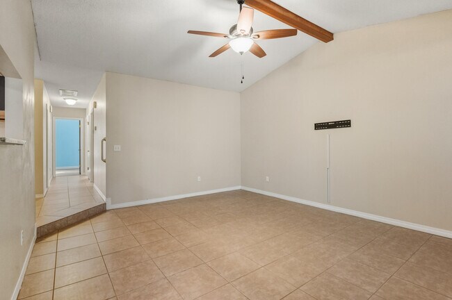 Building Photo - 206 Esmond Ct