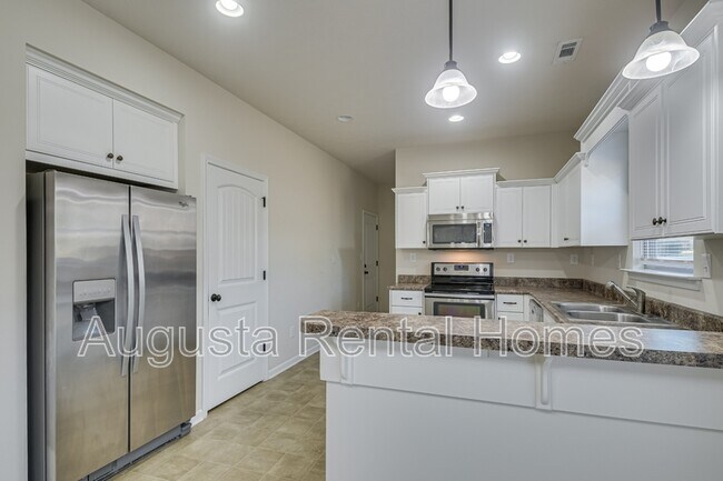 Building Photo - 633 Colston Ave