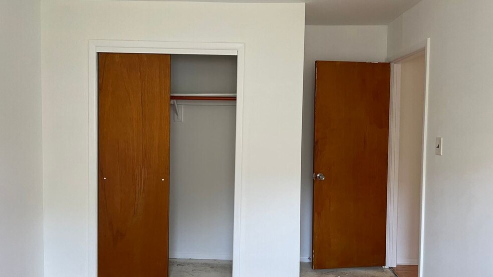 Building Photo - 9 Harrington Dr S