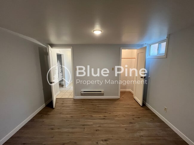 Building Photo - 892 McKinley Ave