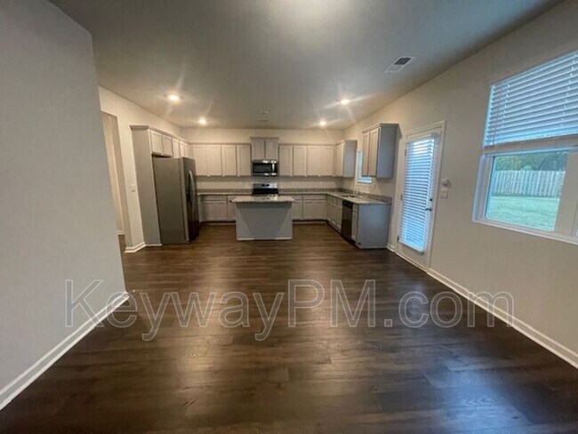 Building Photo - 532 Myrtle Crst