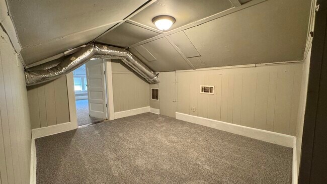 Building Photo - 1114 Azalia St