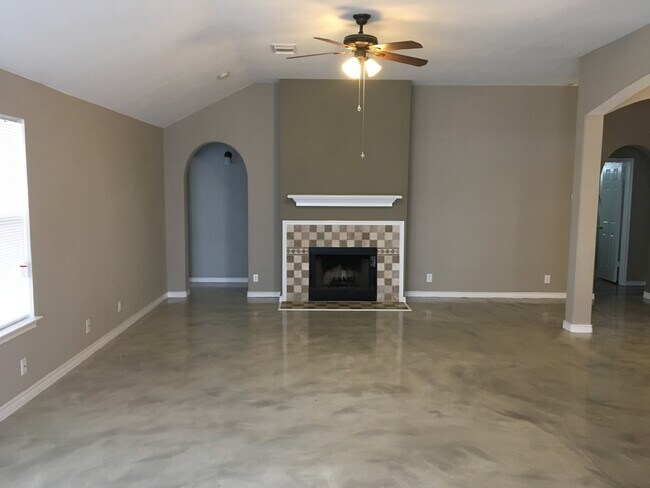 Building Photo - Welcome home to 824 Crossbranch!