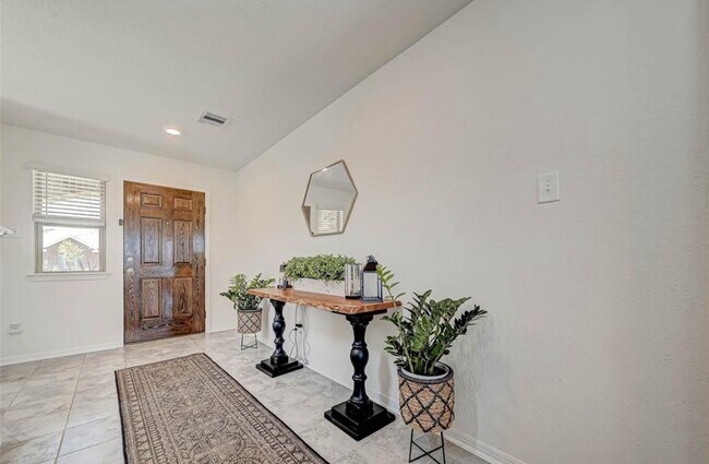 Building Photo - 1032 Vly Crst Ln