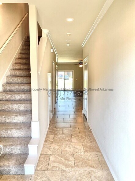 Building Photo - 2742 W Kilimanjaro Way