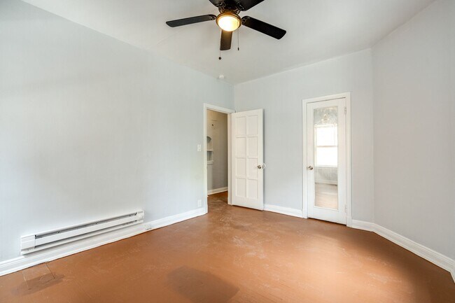 Building Photo - 2840 S Moreland Blvd