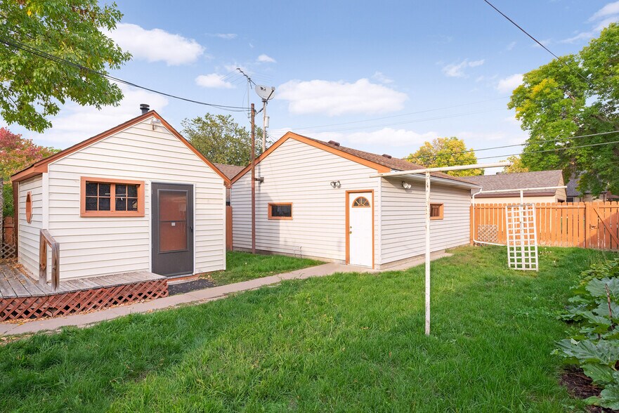 Building Photo - 3744 Perry Ave N