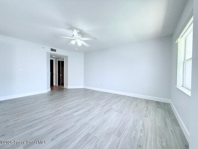 Building Photo - 8922 Laguna Ln