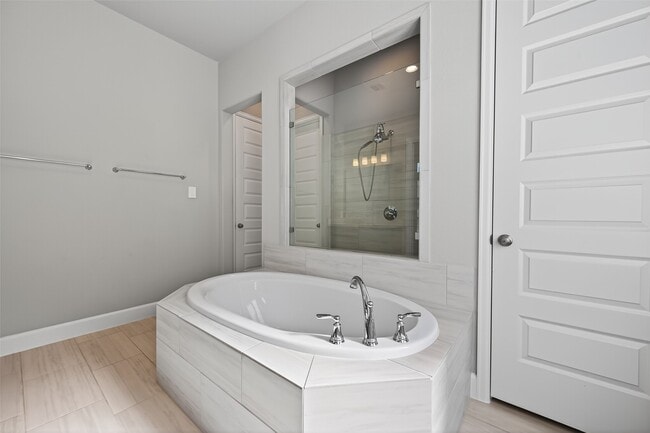 Building Photo - 15330 Legacy Pk Wy