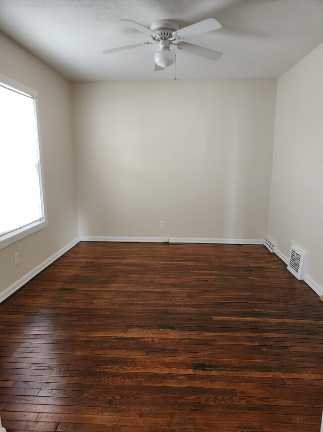 Building Photo - 1409 8th St NW