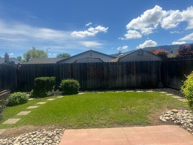 Building Photo - 55-1309