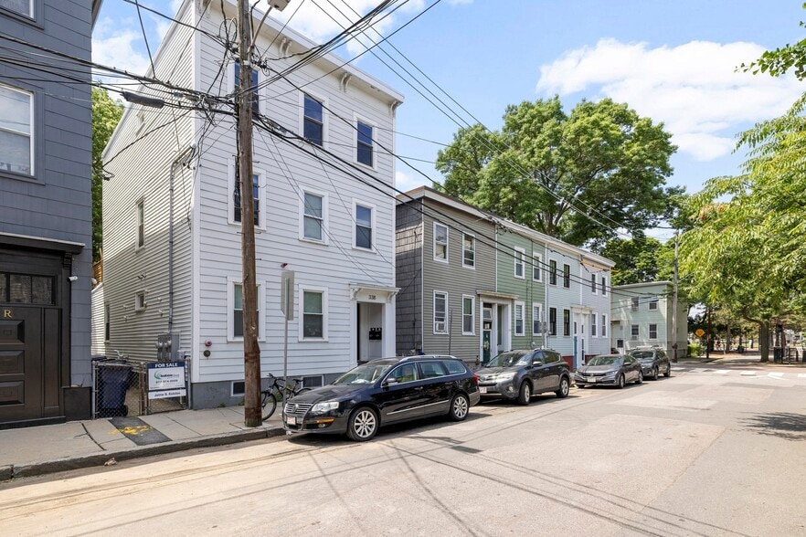 Building Photo - 338 Hurley St