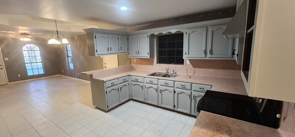 Building Photo - 1328 Andrews St