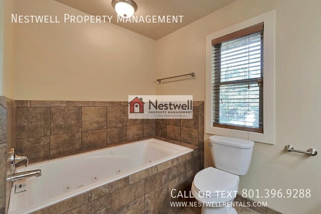 Building Photo - 1327 Urbandale Ln