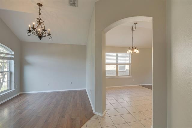 Building Photo - 4001 Rochester Dr