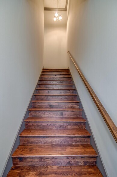 Building Photo - 516 E Ashby Pl