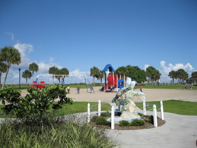 Building Photo - 1645 Baseline Ln