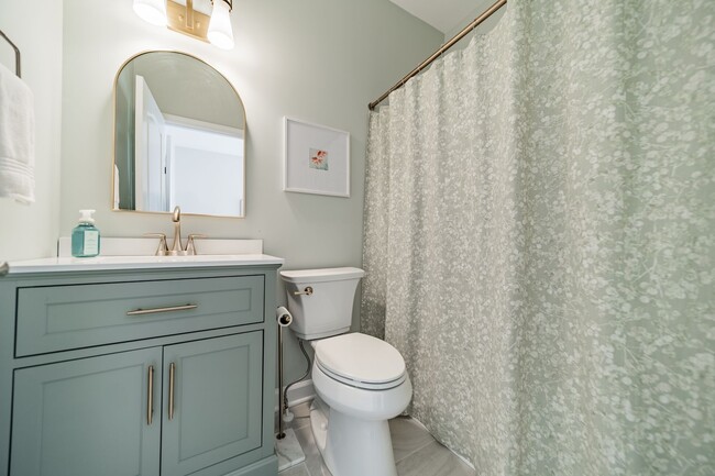 Building Photo - UPGRADES! Two Bedroom Townhouse in Charlotte