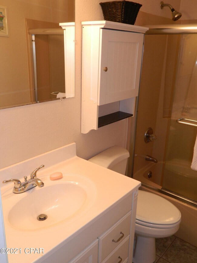 Building Photo - 7437 Beach Dr
