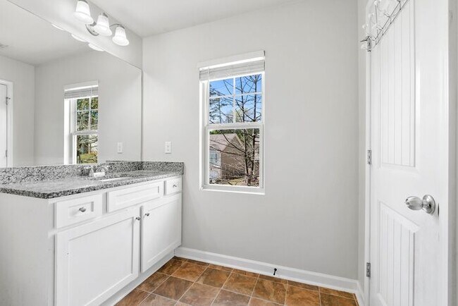 Building Photo - 3316 Pennington Dr