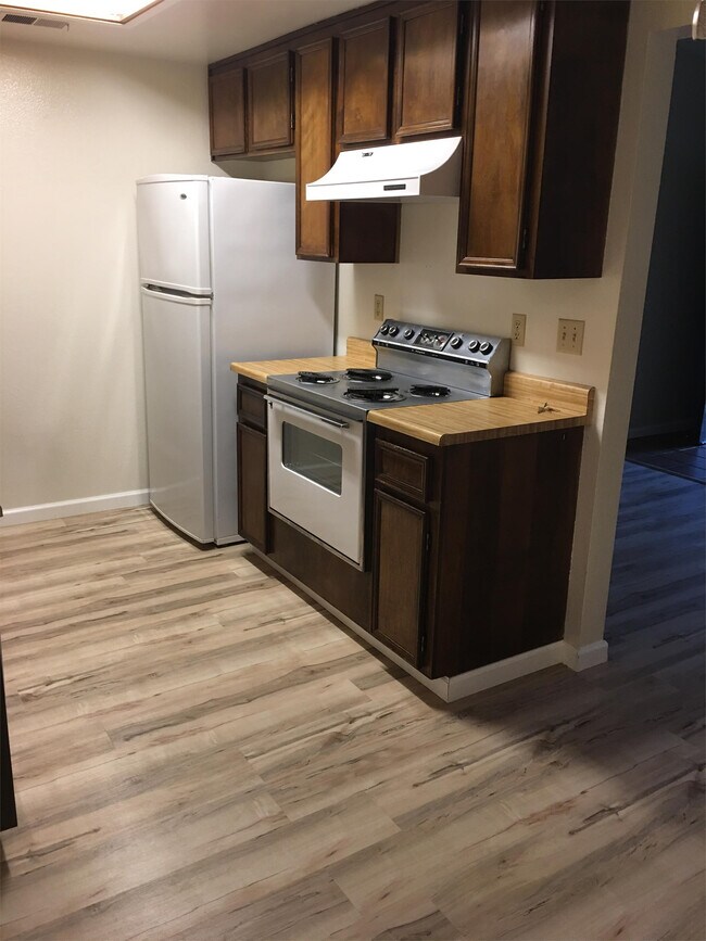 Building Photo - 1313 Floyd Ave