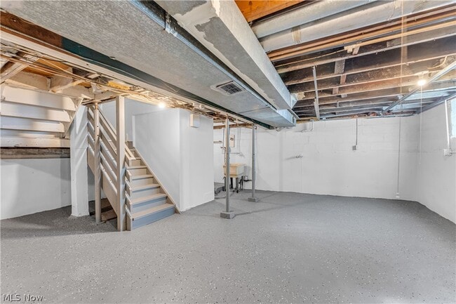 Building Photo - 516 Whitney Ave