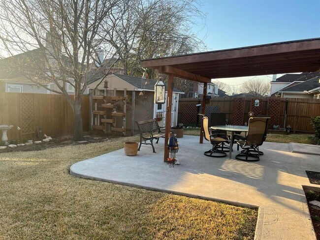 Building Photo - 612 Crystal Brook Dr