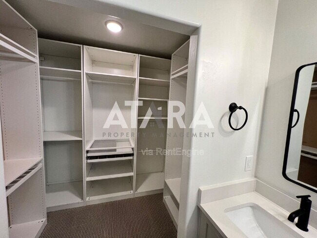 Building Photo - 955 S 850 W