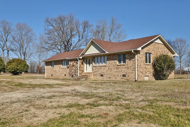 Primary Photo - Brick Home in Dresden with Stunning Backya...