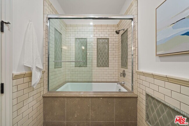 Building Photo - 4923 Amigo Ave