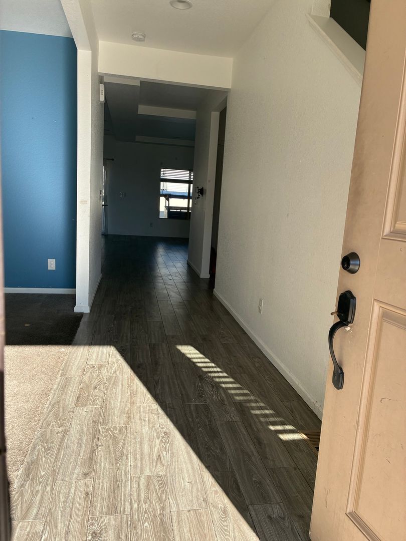 Building Photo - 18955 E Robins Pl