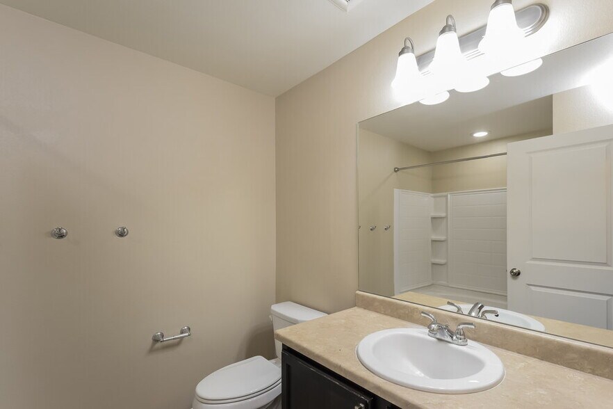 Building Photo - 10558 Worchester St